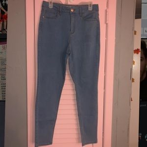 NWOT Lightwash Jeans
